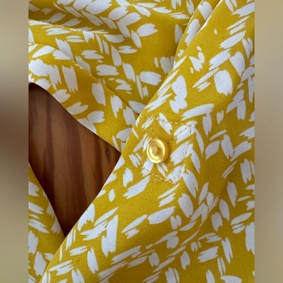 The Limited Buttondown Shirt - Picture 3 of 6